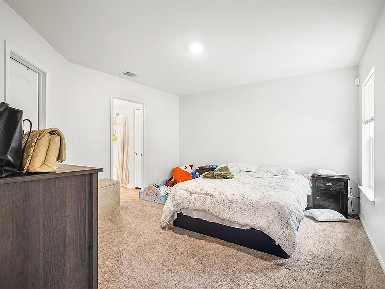 10619 Lost Maples Dr — Photo 16