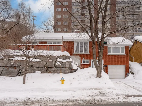 1430 Edgecliffe Ave, Ottawa, ON K1Z 8G1