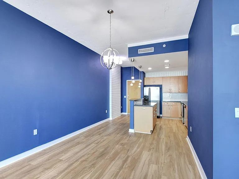 300 S Australian Ave — Photo 14