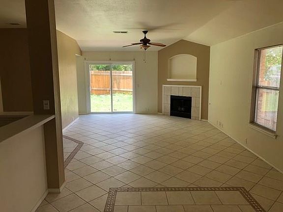 4th image of 1108 Olympic Dr