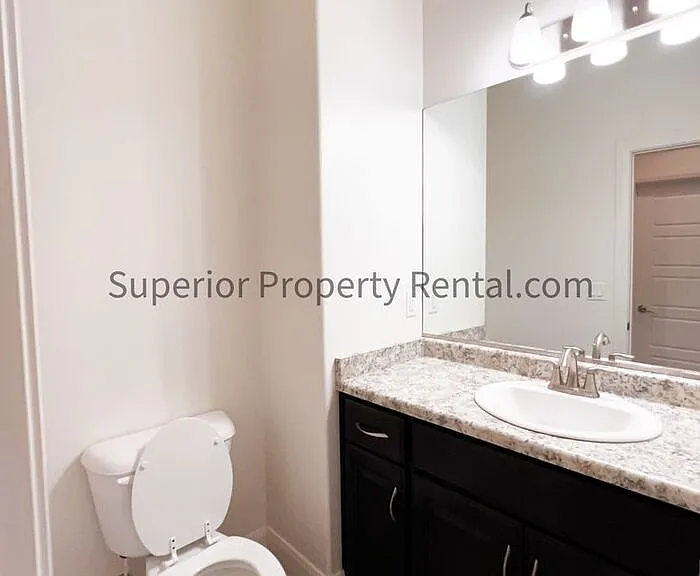1366 W Province Way — Photo 3