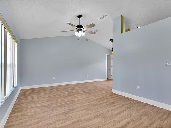 5th image of 2784 Staten Dr