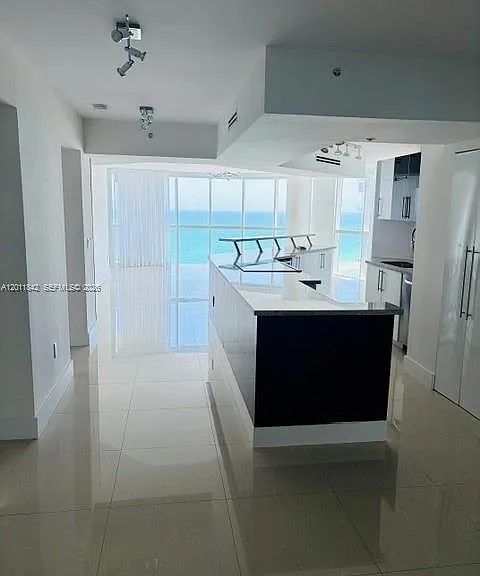 6301 Collins Ave #2203 — Photo 1