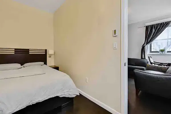 Rented by Oxford Property Group | media 10