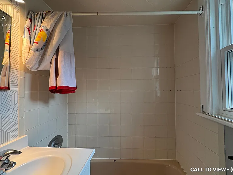 1083 Cannon St E — Photo 12