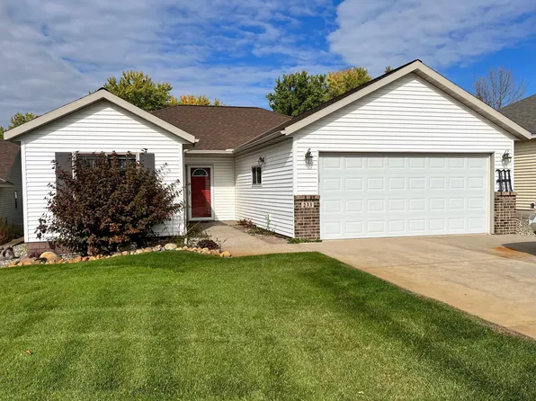 233 Daybreak Ln, Sauk Centre, MN 56378