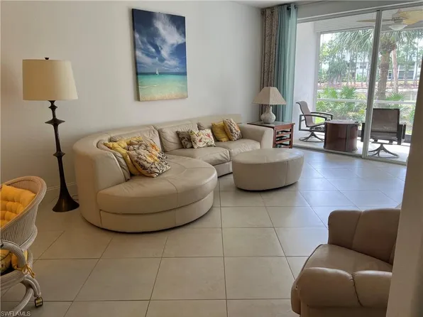 1240 Sarah Jean Cir #M-102, Naples, FL 34110