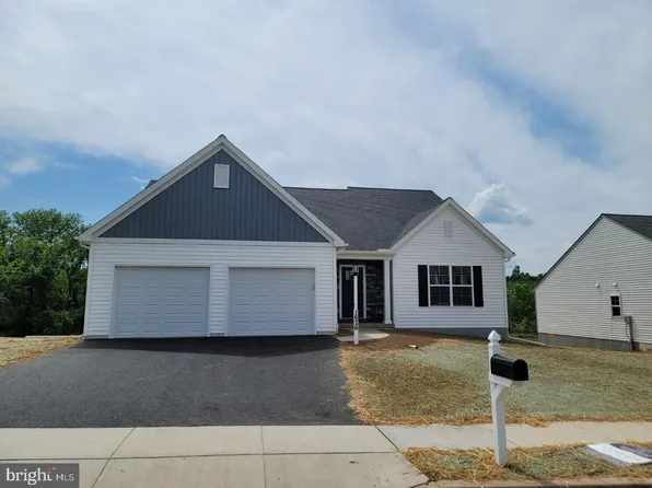 1626 Fountain Rock Dr, Dover, PA 17315