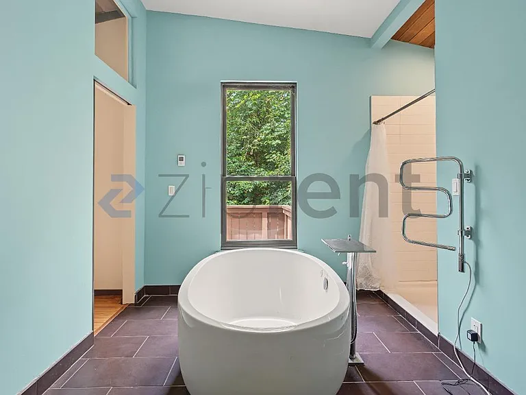 920 SW Stephenson Ct — Photo 28