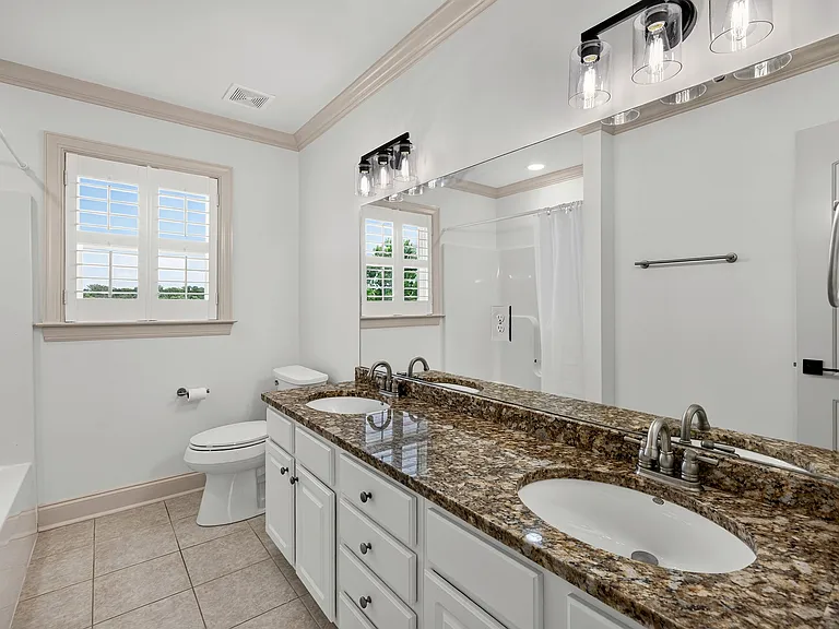 1733 Indigo Island Dr — Photo 48