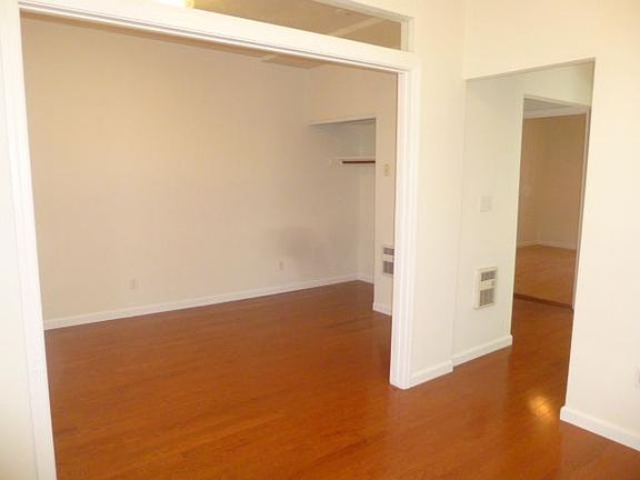 3rd image of 275 Edinburgh St #A