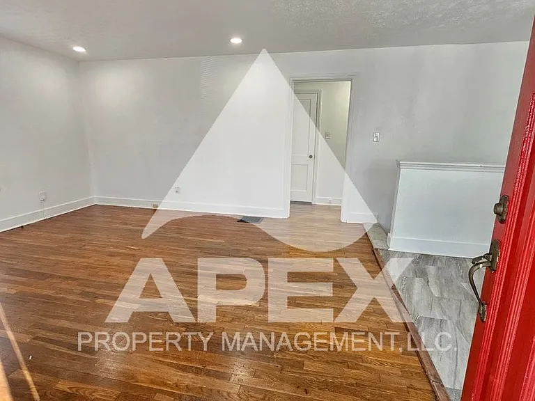 3710 S Haven Rd SE — Photo 5