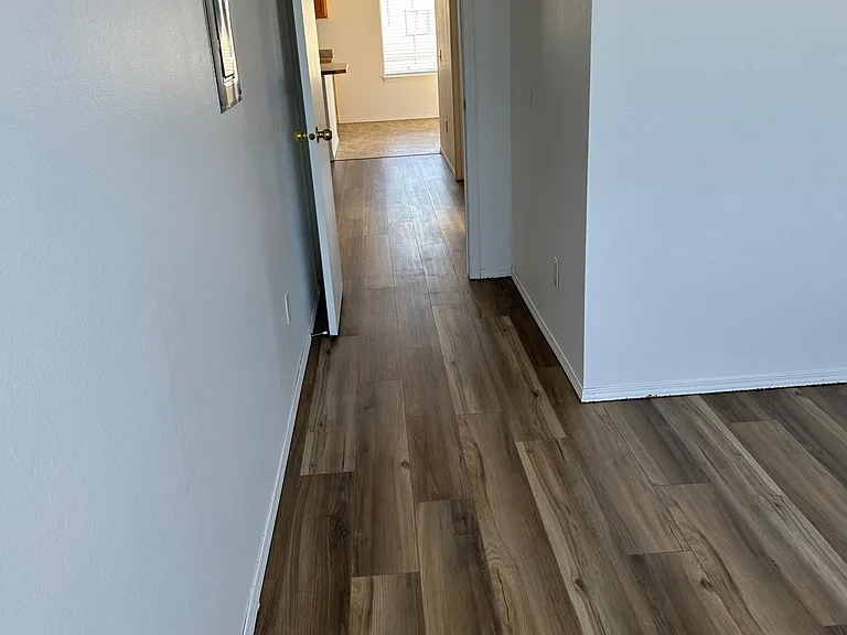 2111 E White Oak Ct — Photo 10