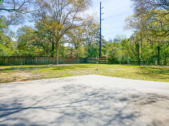 5th image of 255 Suffolk Rd