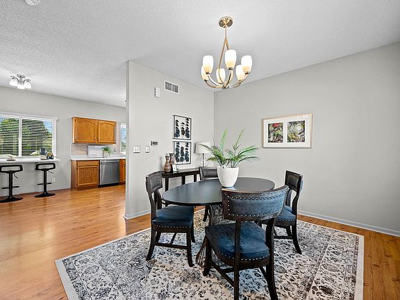 3rd image of 3834 Hyde Ave