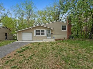 11302 Greenwood Rd, Kansas City, MO 64134