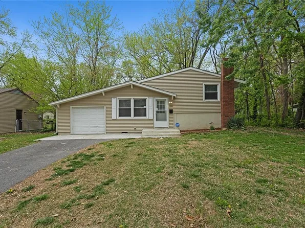 11302 Greenwood Rd, Kansas City, MO 64134