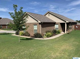 340 Lady Hawk Ln SW, Huntsville, AL 35824