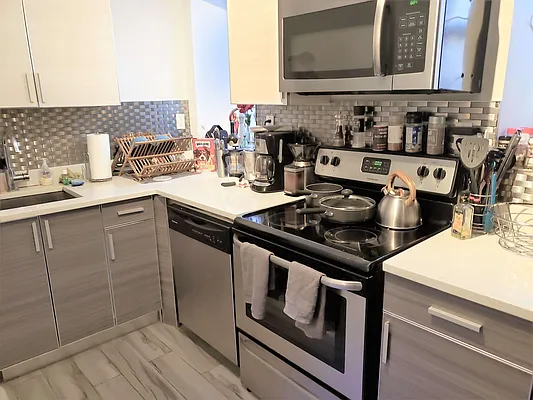 Rented by The Hamilton Group | media 20