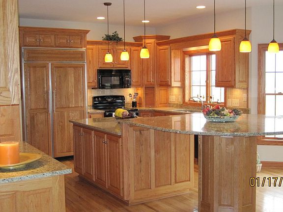 Stunning gourmet kitchen