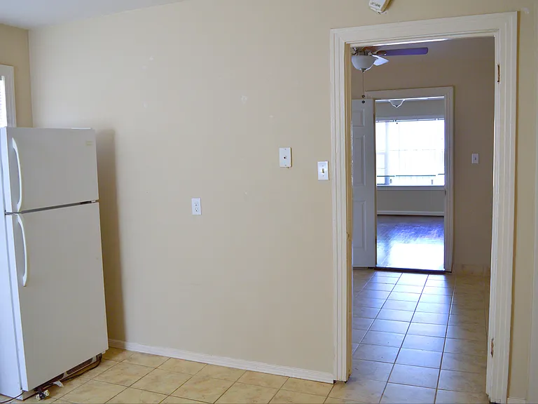 4720 Polk St — Photo 7