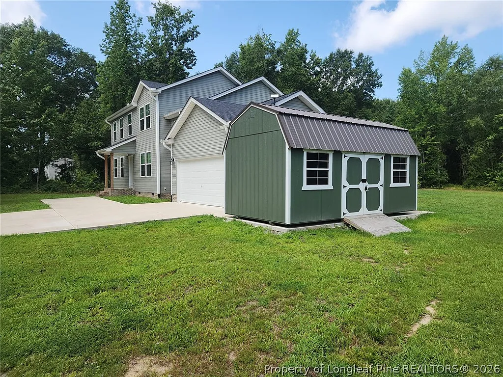 4 bed, 2.5 bath, 2084 sqft, $2,200 — Photo 3