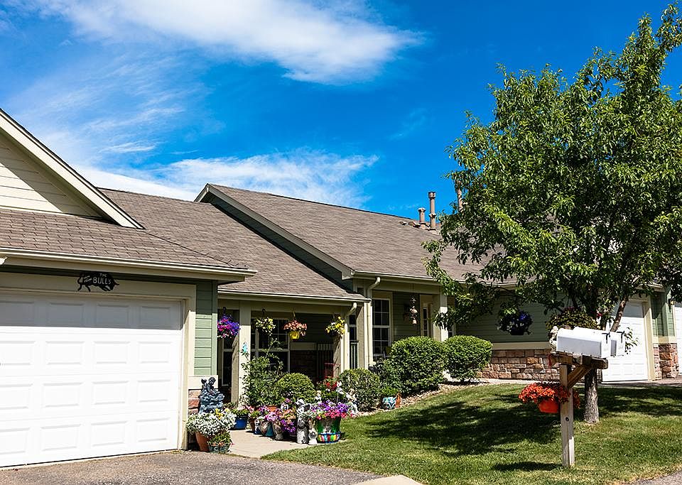 There is "No Place Like Home" in this charming 62+ Senior Community...