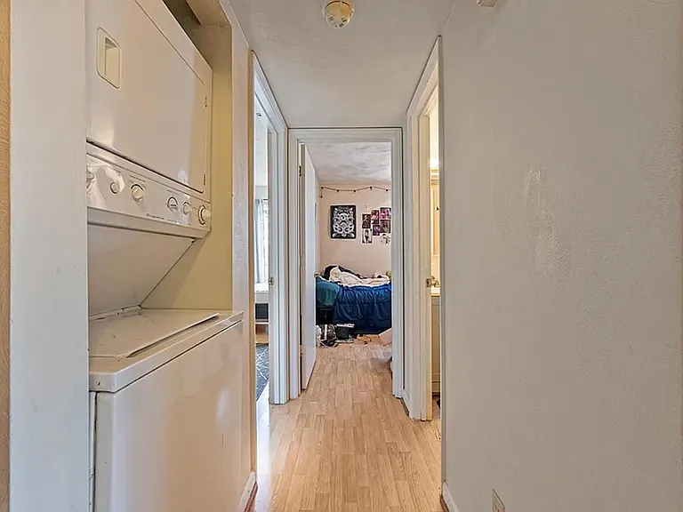 1470 Seneca Dr #F — Photo 14