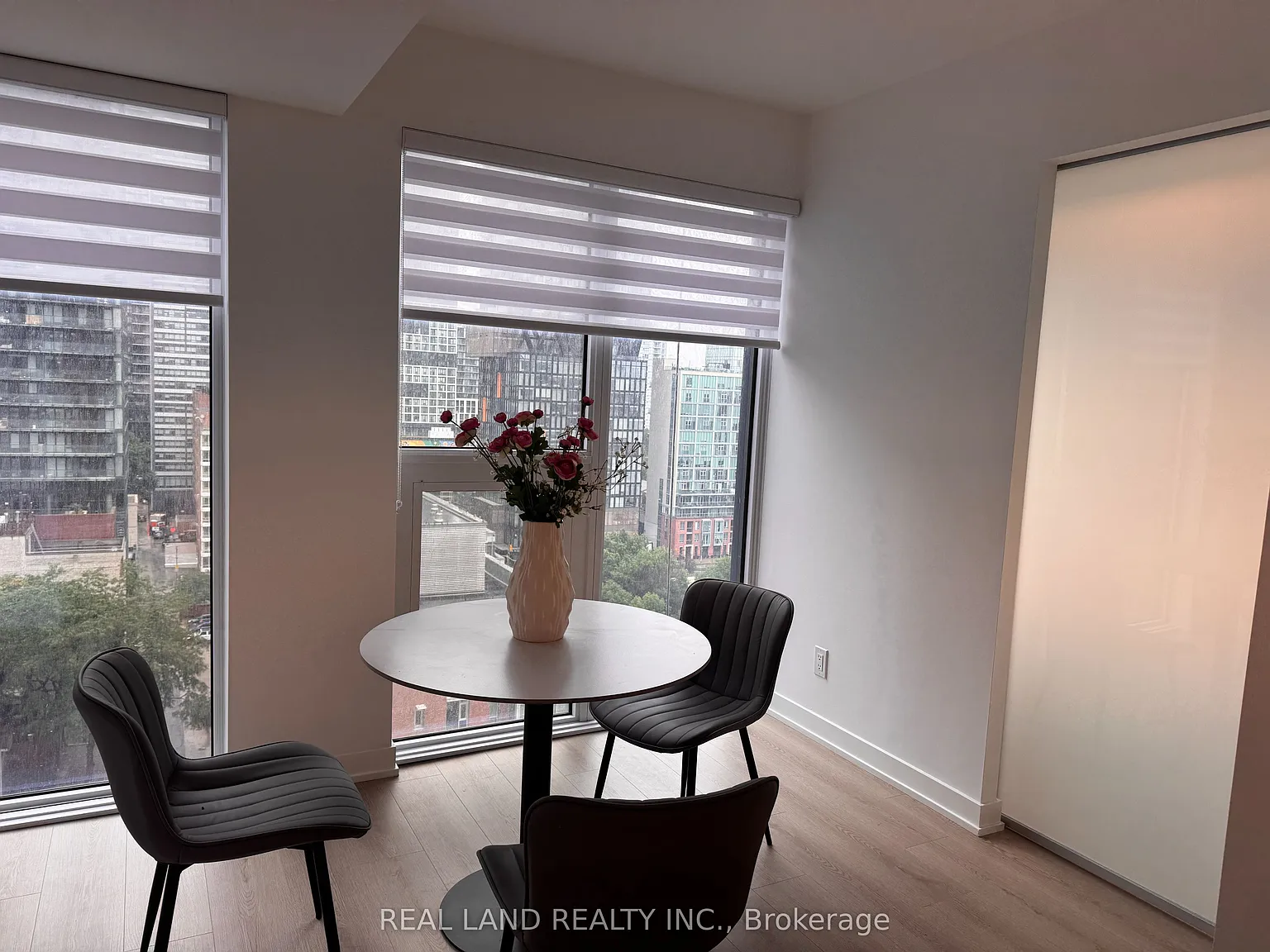 2 bed, $2,550 — Photo 4