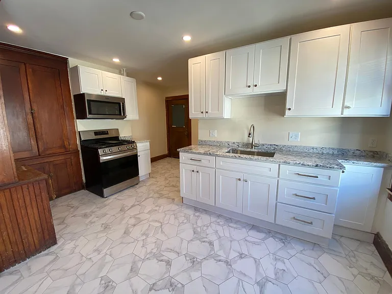 297 Belgrade Ave #6 — Photo 8