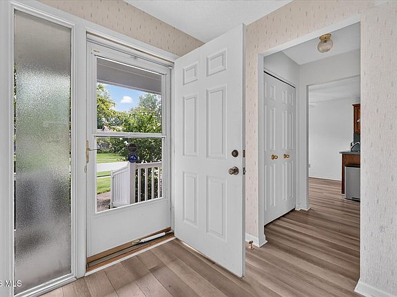 5th image of 2363 McKivett Dr