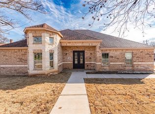 300 Saddle Rd, White Settlement, TX 76108