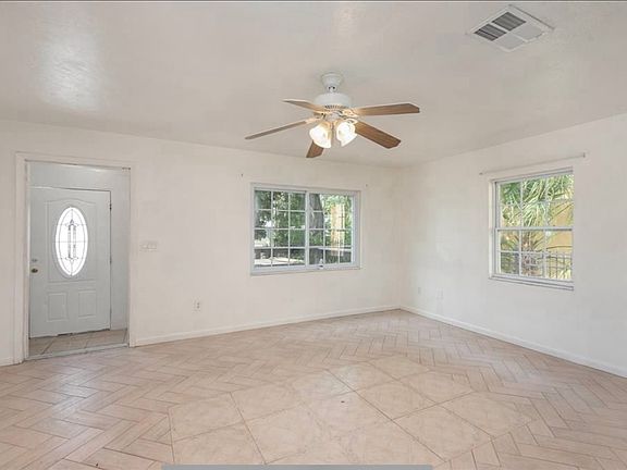 2nd image of 2529 Belmont Ave
