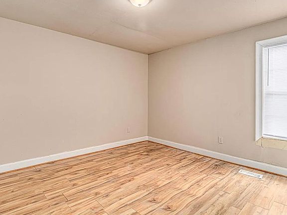 5th image of 1811 Cedar Hts