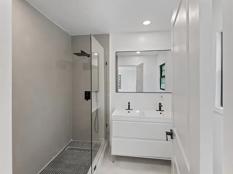 1800 Benedict Canyon Dr — Photo 19