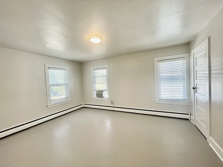 6 Washington Ave — Photo 37