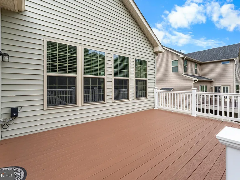 7570 Arundel Woods Dr — Photo 11