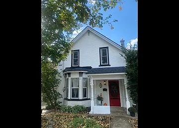 34 Chisholm St