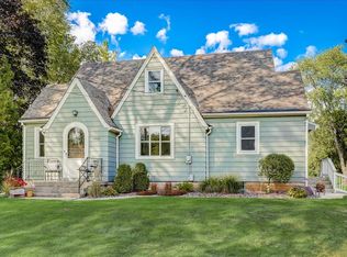 6416 W Freistadt Rd, Mequon, WI 53092