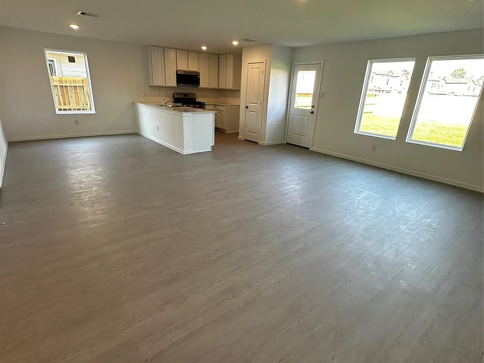 6818 Flowering Ginger Ln