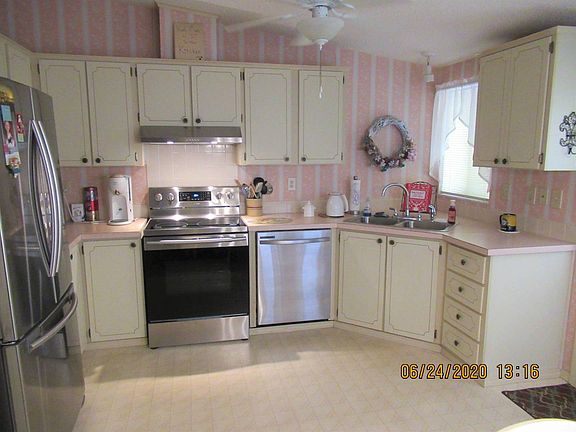 3rd image of 6062 Forest Lake Dr