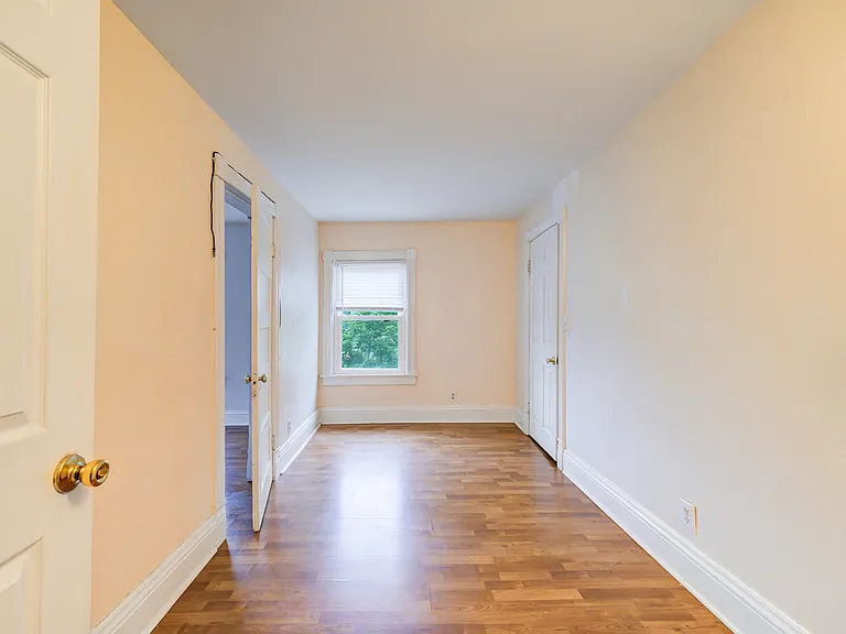 4 Underwood St #2 — Photo 7