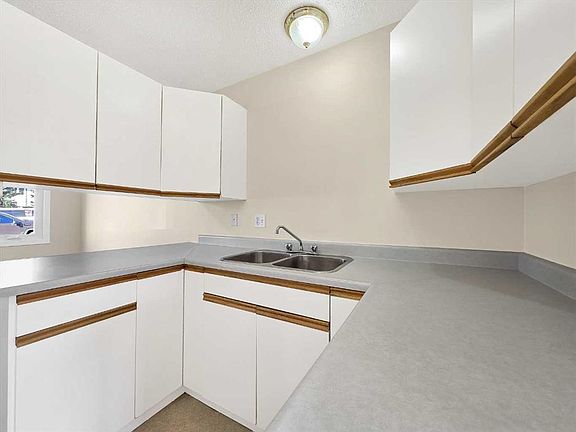 5th image of 5 N 97th Ave