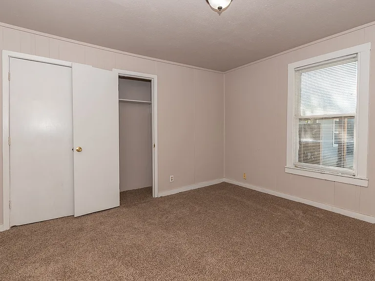 1611 Clark St — Photo 10