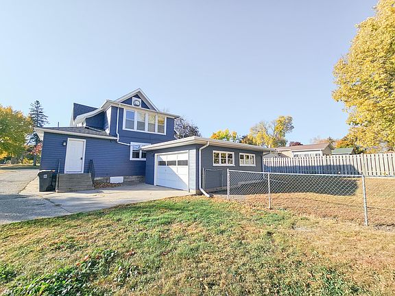 4th image of 515 E College Dr
