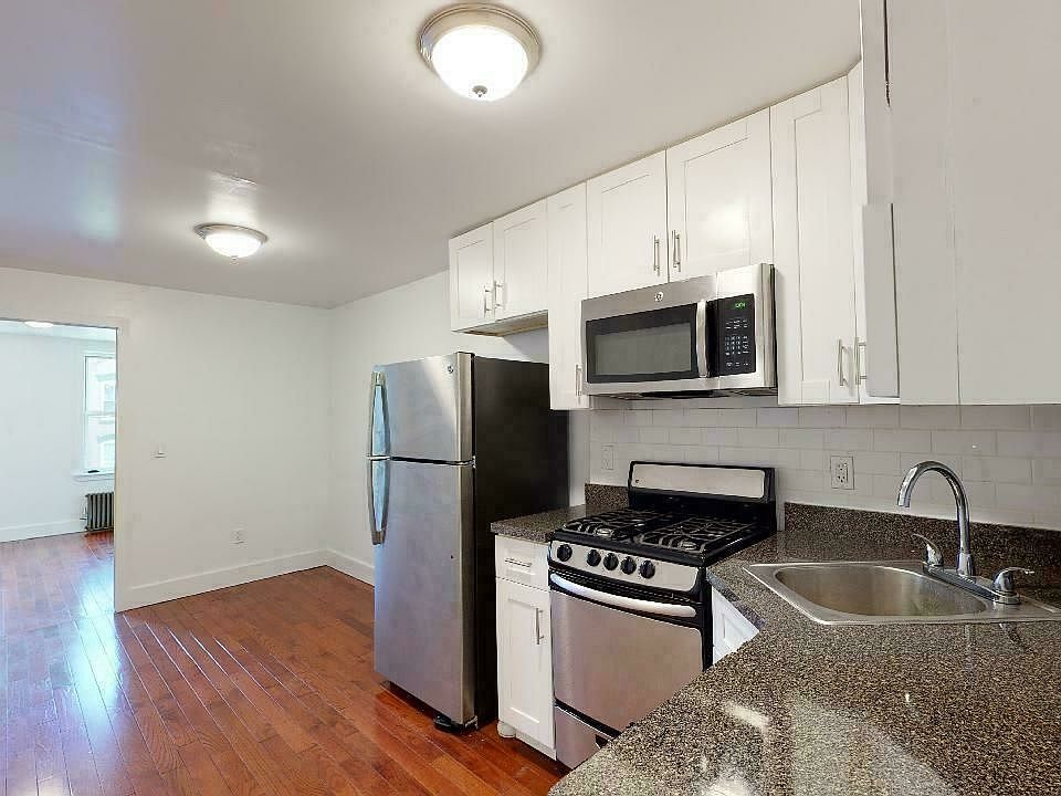 1st image of 125 E 7th St APT 5W
