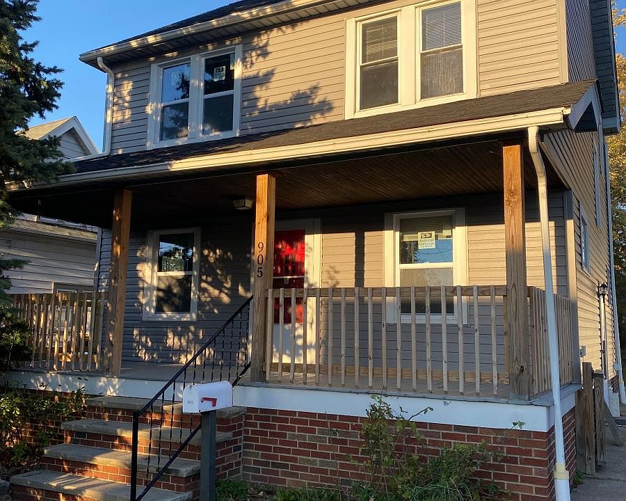 1st image of 905 E 207th St