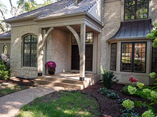 204 Fall Creek Rd, Lawrence, KS 66049