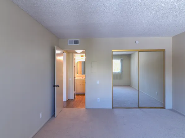 445 S Los Robles Ave #205, Pasadena, CA 91101