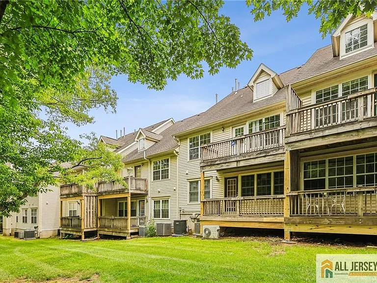 624 Brickhouse Rd — Photo 43